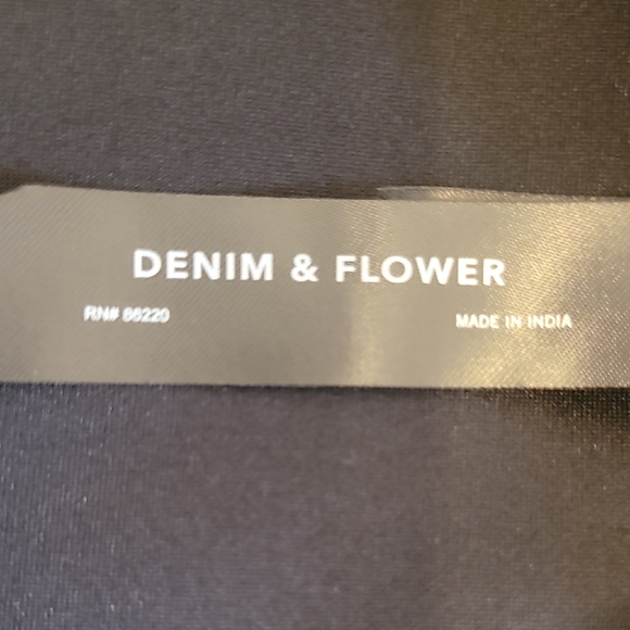 Denim & Flower Black Short Sleeve Shirt - Picture 7 of 8